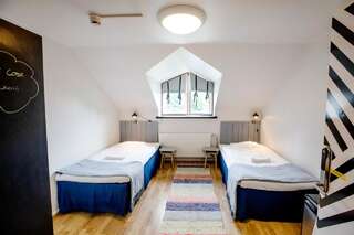 Хостелы Hostel Villa Kemi Кеми Двухместный номер с 2 отдельными кроватями и общей ванной комнатой-2